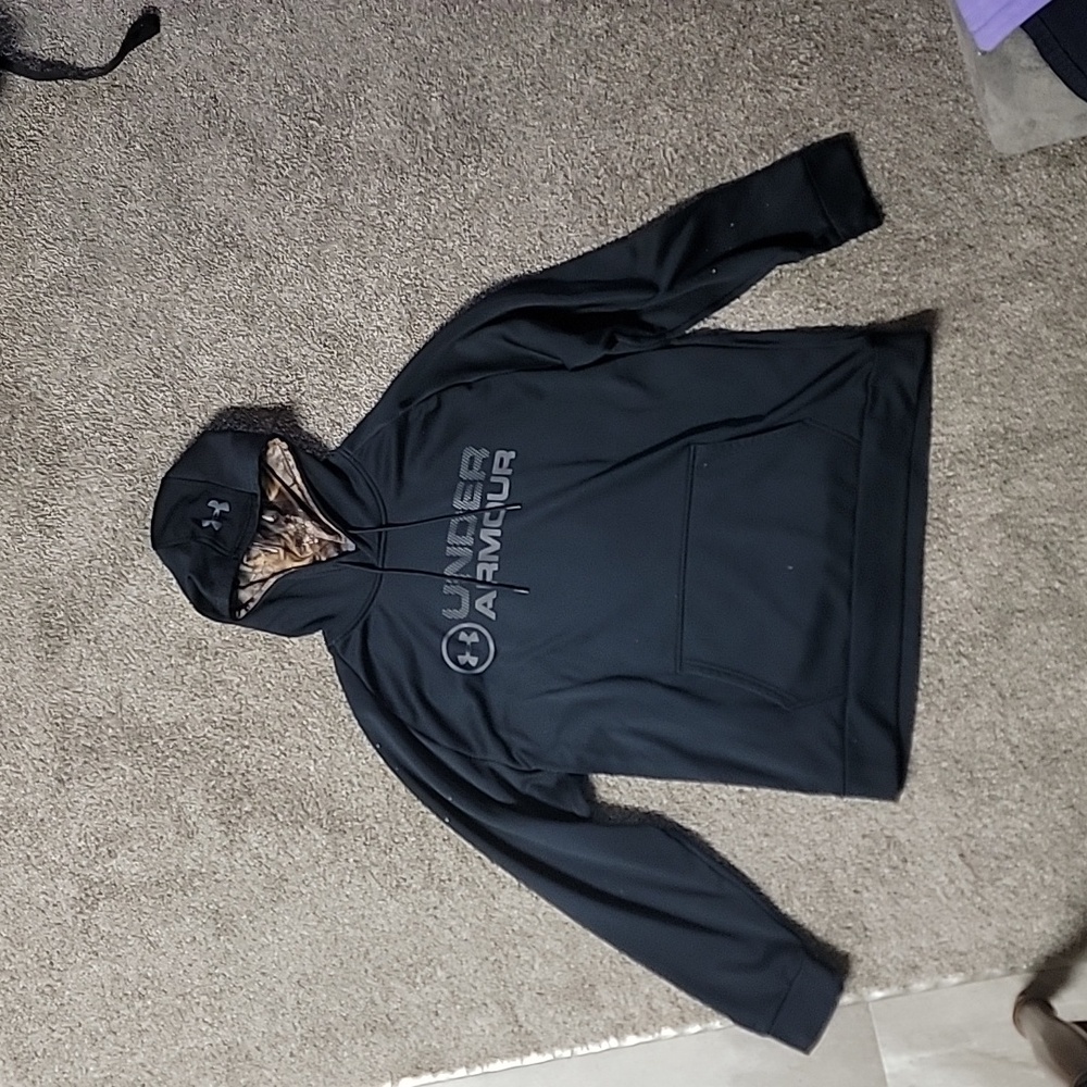 Under Armour sweatshirt